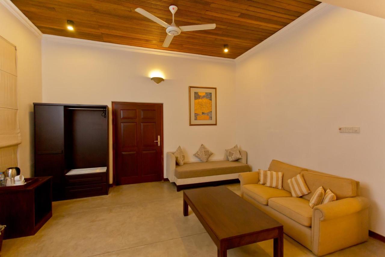 Swanee Grand Otel Negombo Dış mekan fotoğraf